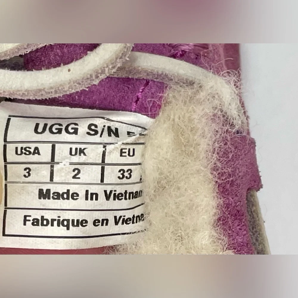 UGG Australia Dakota Moccasin | Size 3